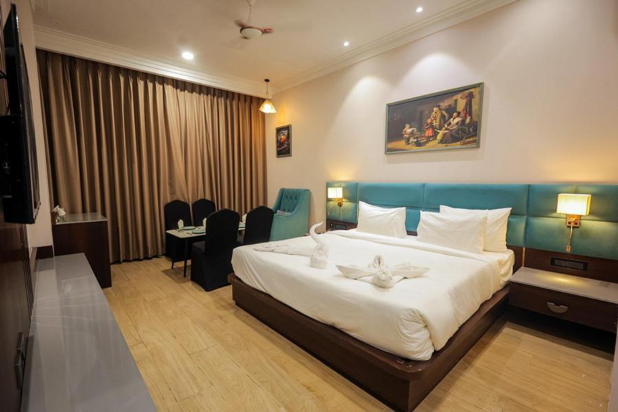 Hotel Midas Inn Mathura Eksteriør billede