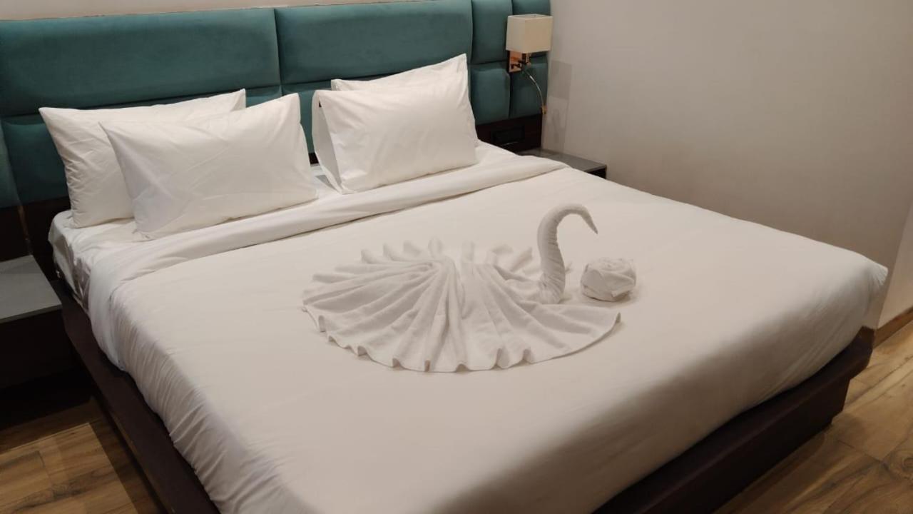 Hotel Midas Inn Mathura Eksteriør billede